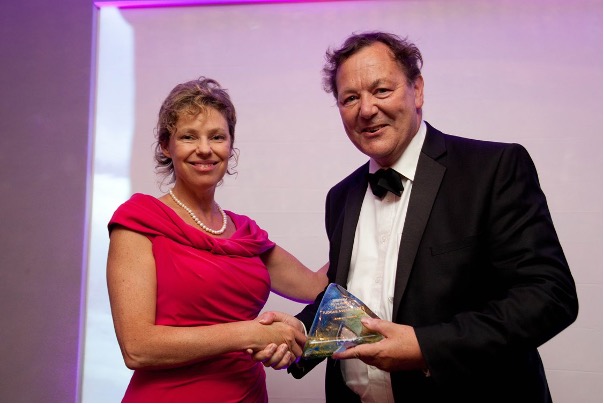 Dr. Andrew Garrad accepting the prestigious Judges’ Award at the Renewable Energy Association’s (REA) British Renewable Energy Awards 2013 in London.